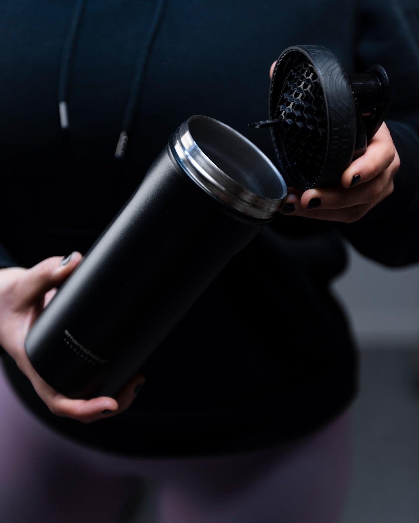 insulated-steel-shaker-black-m2 Smartshake_Insulated_Steel_lifestyle.jpg