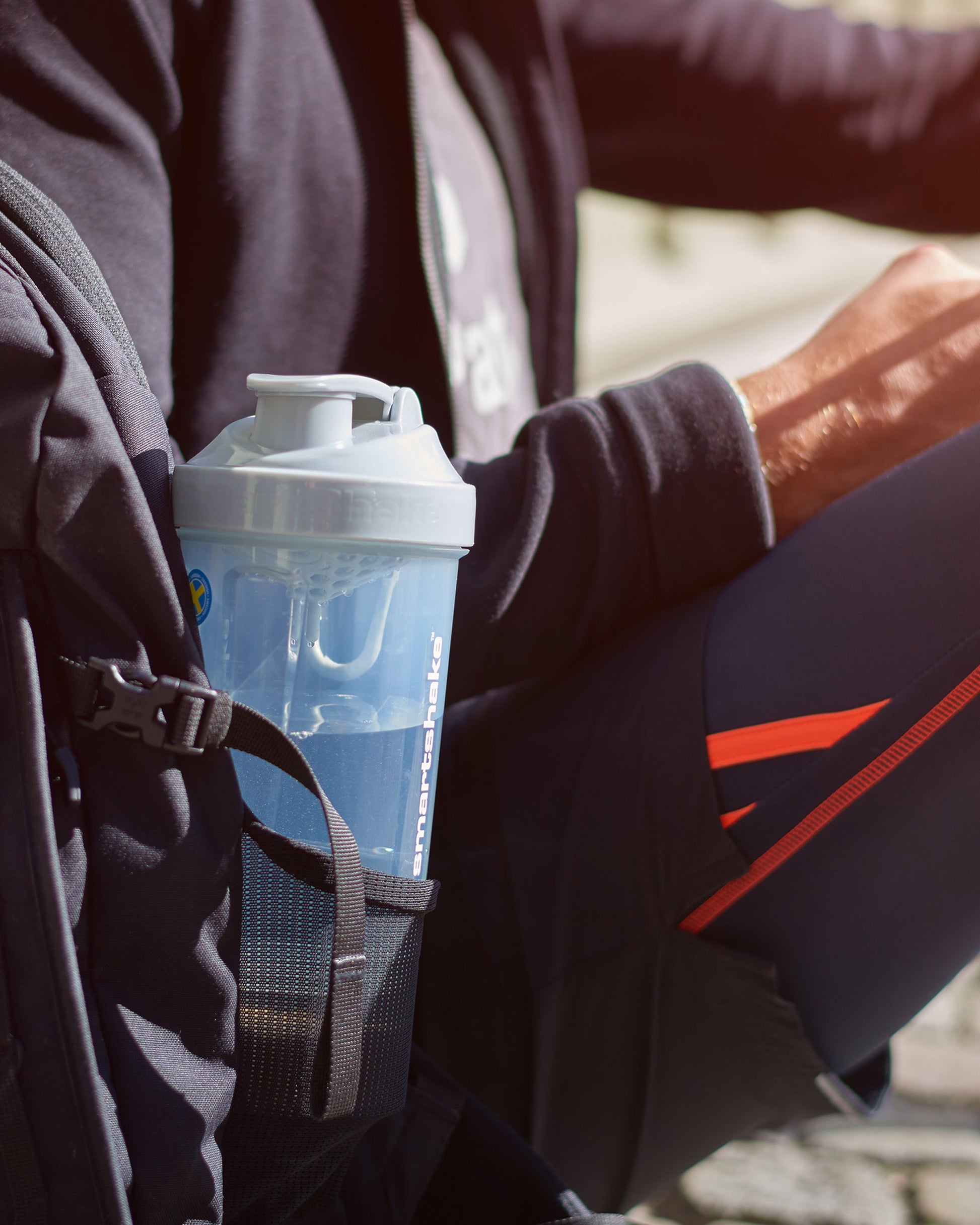 original2go-one-mist-gray-a6 Smartshake_Original2GoONE_Mist_Gray_lifestyle.jpg